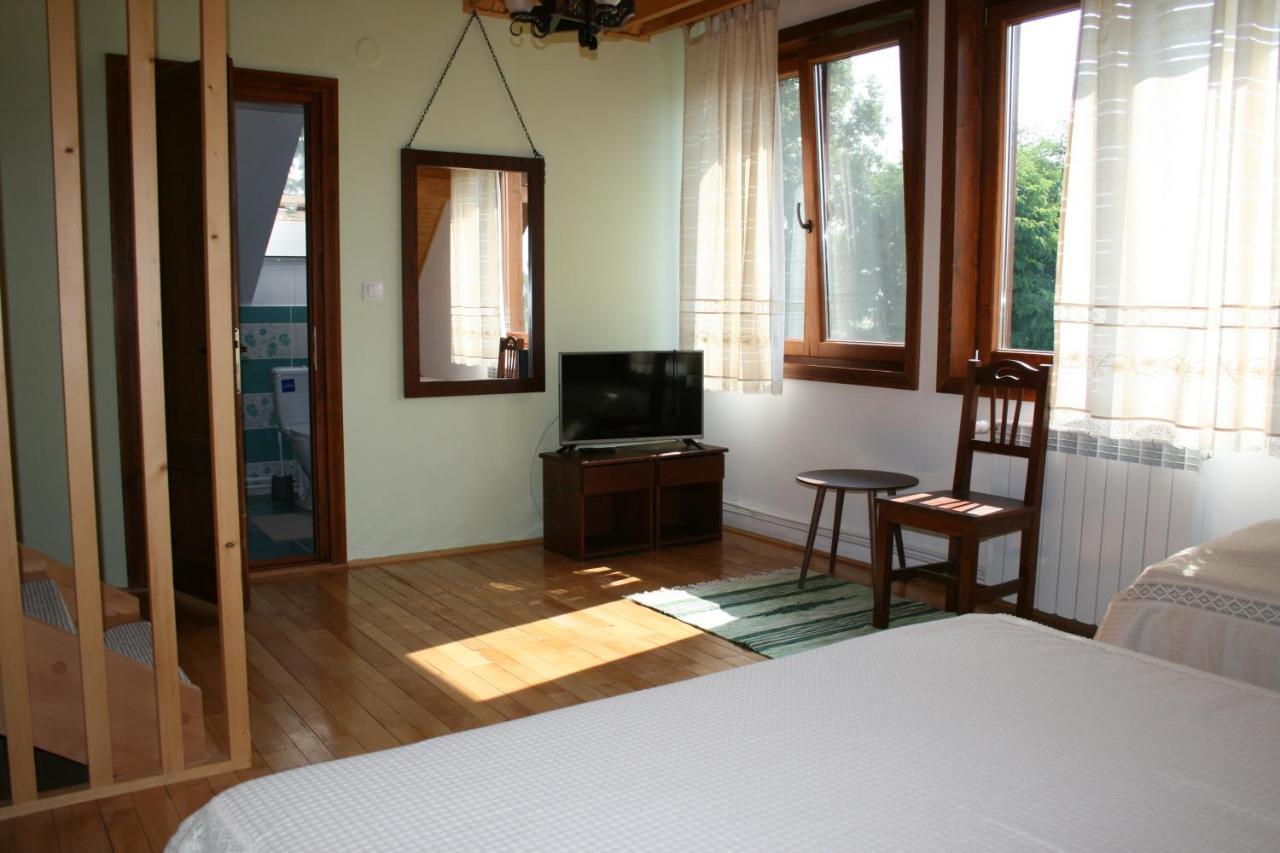 Albinuta Guesthouse Ozun Luaran gambar