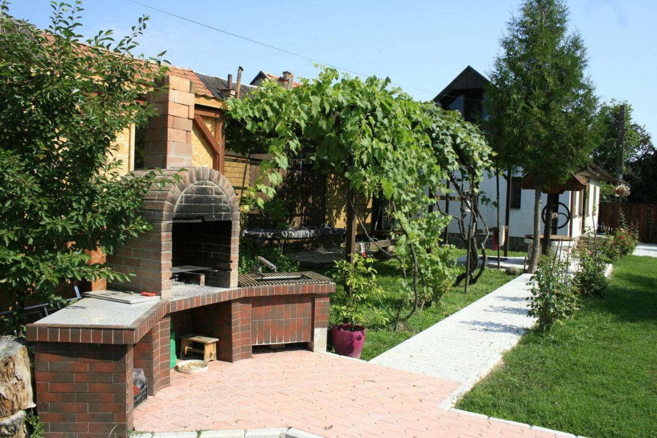 Albinuta Guesthouse Ozun Luaran gambar